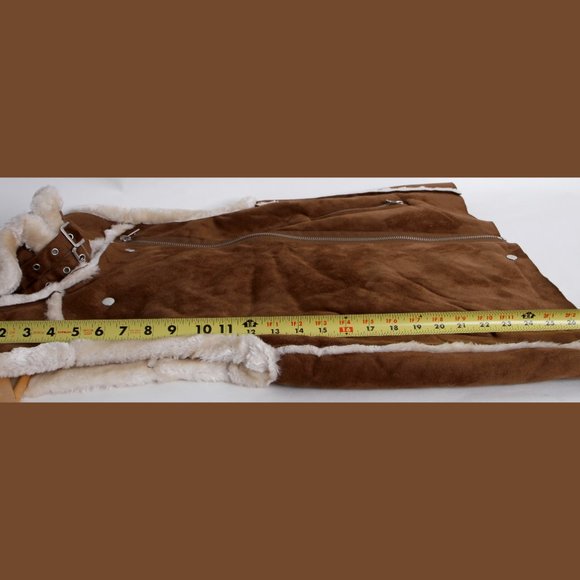 LOVE TREE Medium Faux Fur/Suede Sleeveless Jacket - Picture 6 of 8